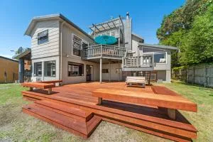 Choice Wharewaka - Taupo Holiday Home - Waitahanui