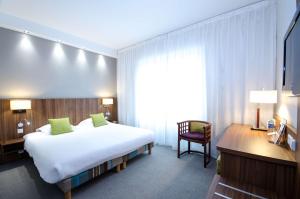 Hotels Best Western Plus Hotel Plaisance : Chambre Familiale avec 1 Lit Queen-Size et 2 Lits Simples - Non-Fumeurs - Occupation simple