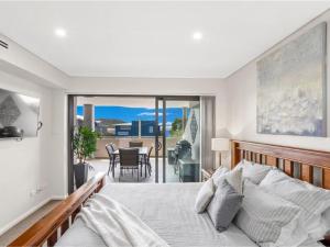 Villa Serene 3, 6-10 Market Street - Surfside Apartments WiFi, water views, Air Con, Pool