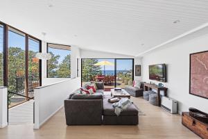 BRON455B - Bronte Beach House with Ocean Views