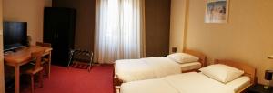 Hotels HOTEL RESTAURANT COLLIN : photos des chambres