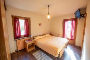 Classic Double Room room in Hotel Eira