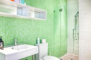 Spacious Lofty Loft by Sydney Dreams