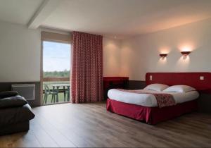 Motels Logis Hotel Restaurant La Vieille Ferme, Macon Nord : Chambre Familiale