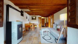 Les Hirondelles, cosy apartment with a magnificent view on the mountains