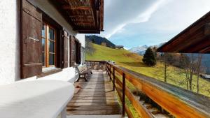 Les Hirondelles, cosy apartment with a magnificent view on the mountains