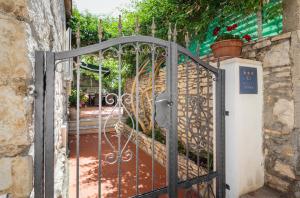 Nona Guesthouse - Charme Holidays