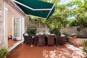 Nona Guesthouse - Charme Holidays