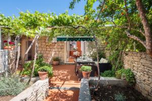 Nona Guesthouse - Charme Holidays