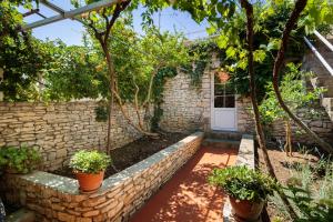 Nona Guesthouse - Charme Holidays