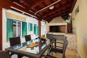 Andrian Apartment - Charme Holidays