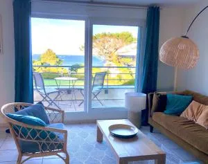 Appartement vue mer à 100m de la plage au centre de Carantec - Kerouliou