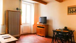 Appartements Studio Lironsd'Elle - Coeur du Village : photos des chambres