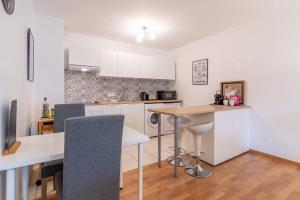 Appartements Lille Centre - Cozy ap with terrace & parking : photos des chambres