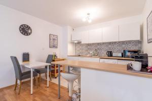 Appartements Lille Centre - Cozy ap with terrace & parking : photos des chambres