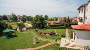 Comfort Two-Bedroom Apartment (2 Adults + 1 Child) room in Villa Linet