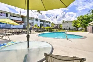 Sunny Central Condo Lanai and Community Pool Access - Kalaoa