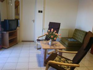 One-Bedroom Apartment with Balcony room in Haus Kati