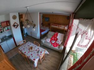 Appartements Appartement montagnard LA JOUE DU LOUP 30M² PIED PISTES 5pers 3+++ : photos des chambres
