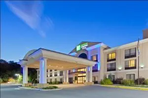 Holiday Inn Express and Suites Winchester by IHG - Capon Bridge