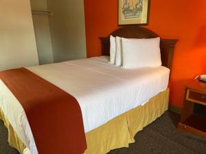 Queen Room room in Ephrata Inn Motel