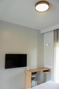 Comfort Suites & Rooms