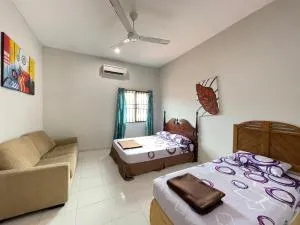 Near Beach and Airport - Ivana Homestay Unit C1 - Kampong Telaga Batin