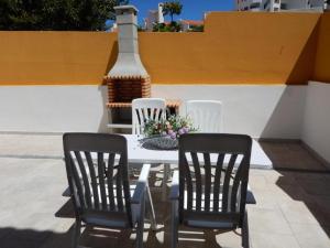 Vila Magna near The Strip with BBQ, AC, Balcony, Parking, 4 TVs and Free wifi