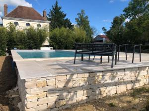 Maisons de vacances La Petite maison de Celine & Frederic avec piscine a Prehy : photos des chambres