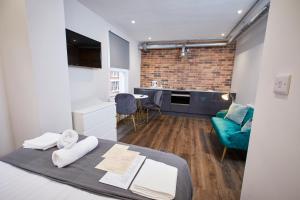 Three Cranes Serviced Apartments