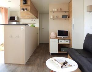 Maisons de vacances Bungalow confort Gastes + Piscine : photos des chambres