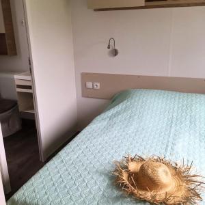 Maisons de vacances Bungalow confort Gastes + Piscine : photos des chambres