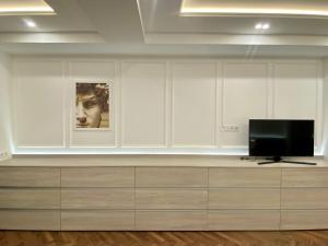 Modern Classic 2 bedroom apartment near Most City