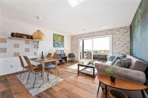 The Colors House, 636 sea view & 513 garden view VV