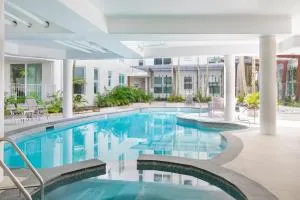 努萨绿宝石酒店 - 努萨角