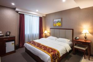 Atrium King Room room in Megaboom City Hotel