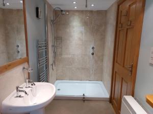 1 Bed Lodge - Sleeps 2 - Parking - Wifi