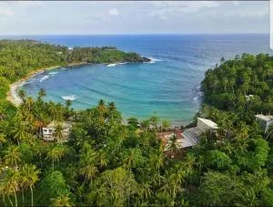 Sea Port Hiriketiya - 平谷