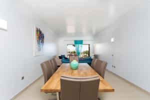 DeLuxe Apt. 110qm+Terrasse 60qm Pool WIFI Golf Yachthafen