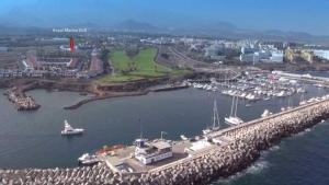 DeLuxe Apt. 110qm+Terrasse 60qm Pool WIFI Golf Yachthafen