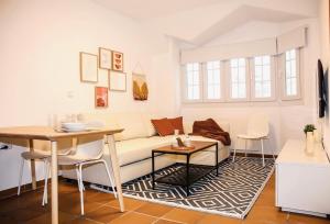 Apartamentos Arttyfal con parking y WiFi by SURYNIEVE