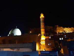 Mardin tarihi ulu Cami yanı, Kale divan konağı