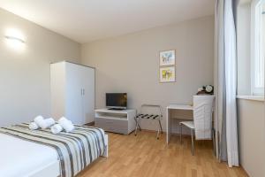 Apartment Complex Irena with Pool