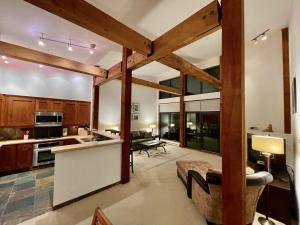 Luxurious Top Floor Villa With Sweeping Pacific Ocean - Bbv - Apartmány, Ucluelet