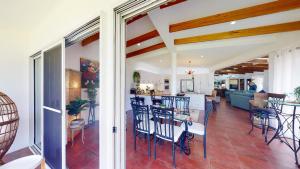 Palazzo on the Beach - Beachmere