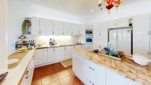 Palazzo on the Beach - Beachmere