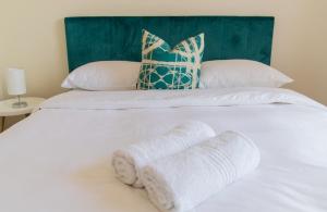 Comfy 2bed 2bath in a Secure golf estate WIFI