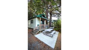 Cabin 2 Lynn View Lodge