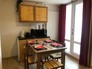 Petit appartement Labellisé Les 2 Alpes résidence Arc en Ciel télésiège Petite Aiguille
