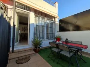 Apartamento Royal Gines II a 10" de Sevilla, a 20" del Aeropuerto de Sevilla - إسبارتيناس